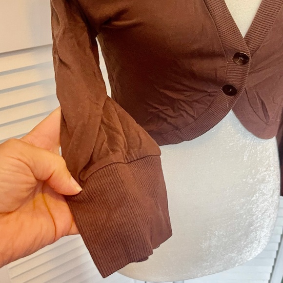 H&M’s Bolero Sweater - Picture 4 of 9